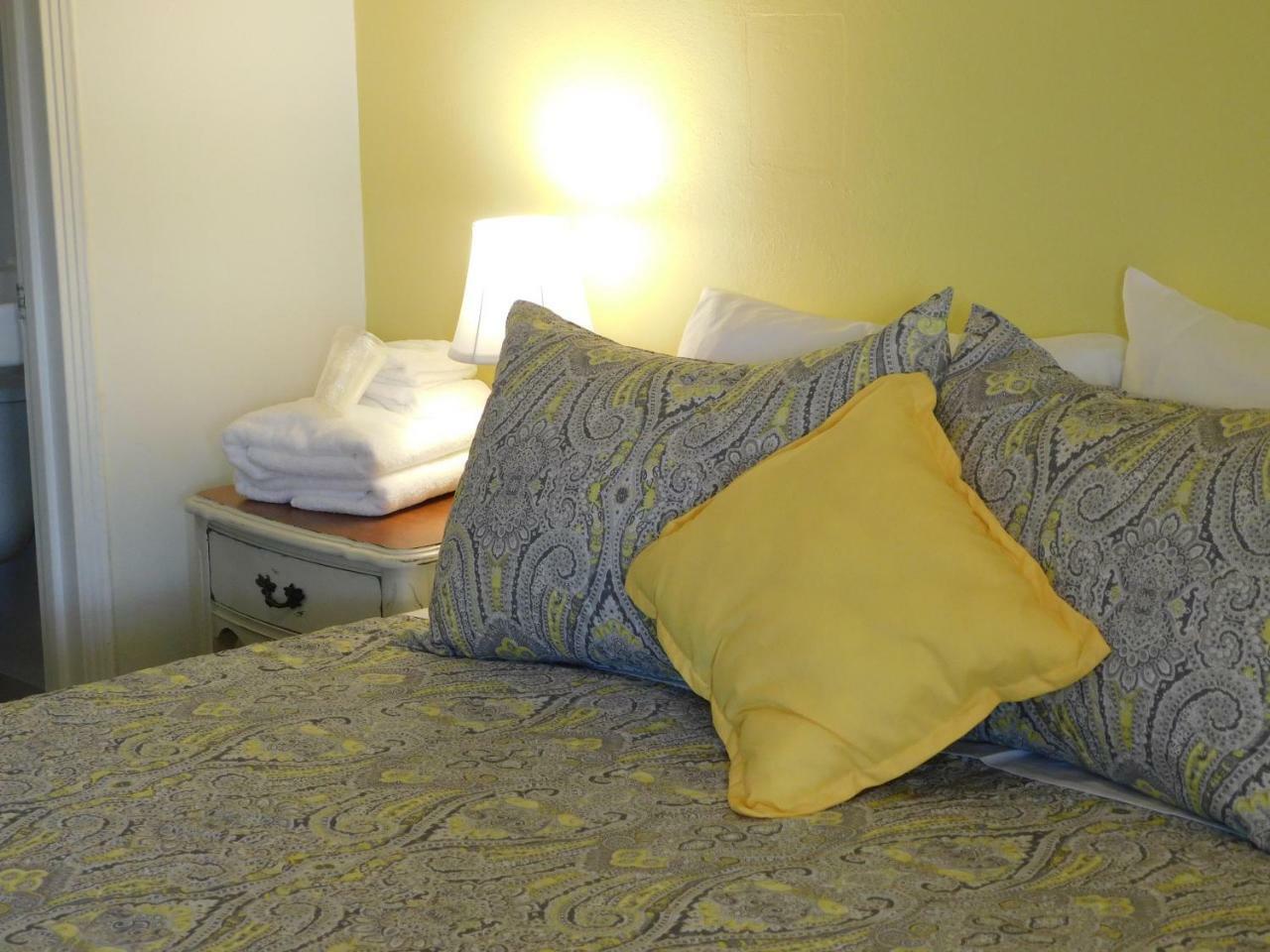 Spruce Pine Inn エクステリア 写真