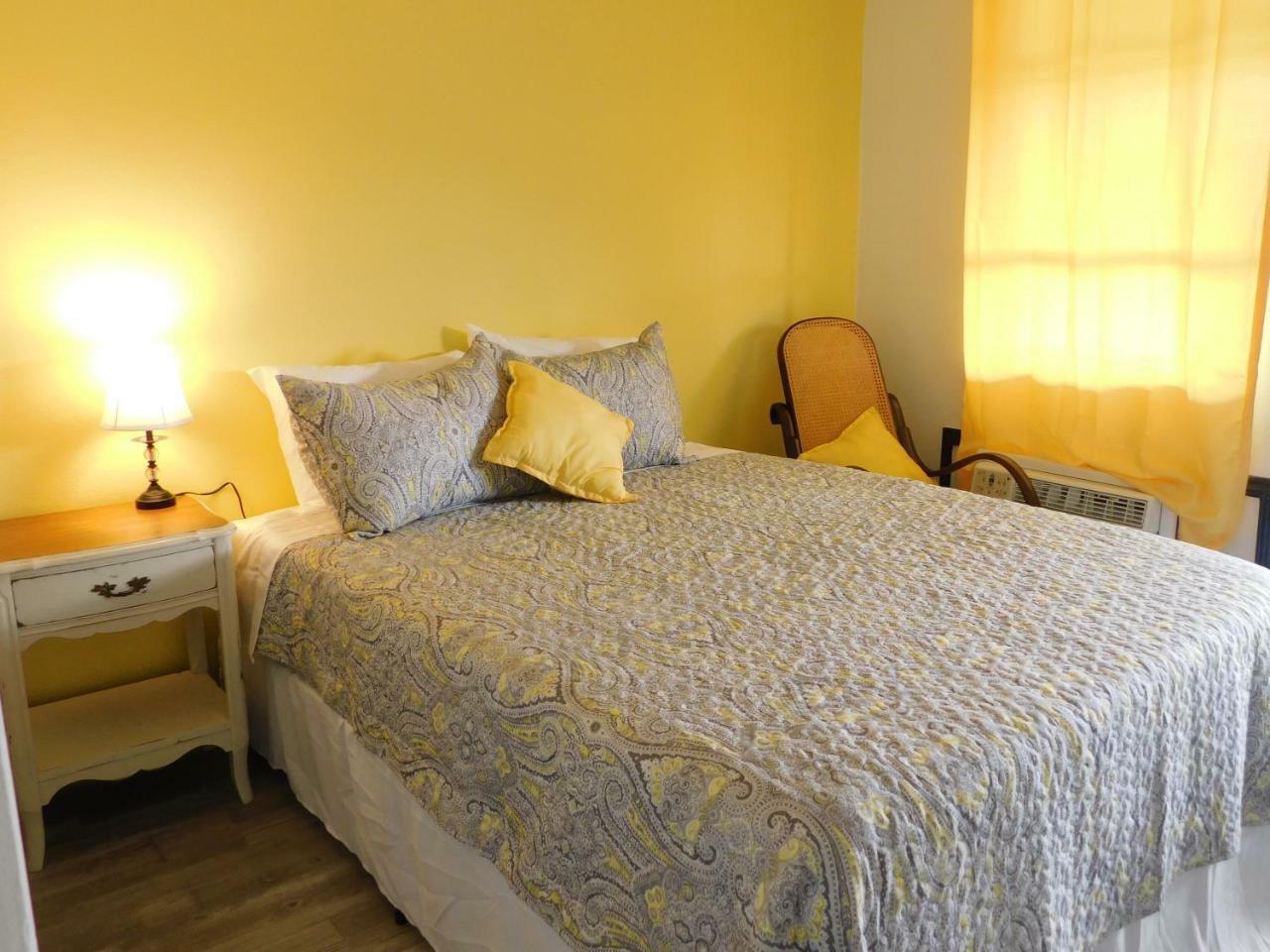 Spruce Pine Inn エクステリア 写真